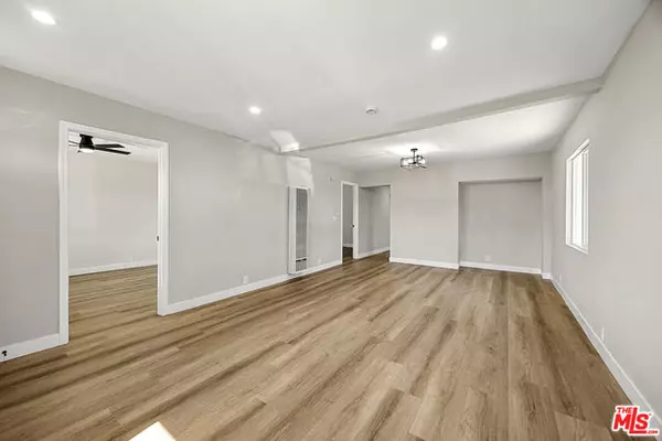 Los Angeles, CA 90003,337 E 60th Street