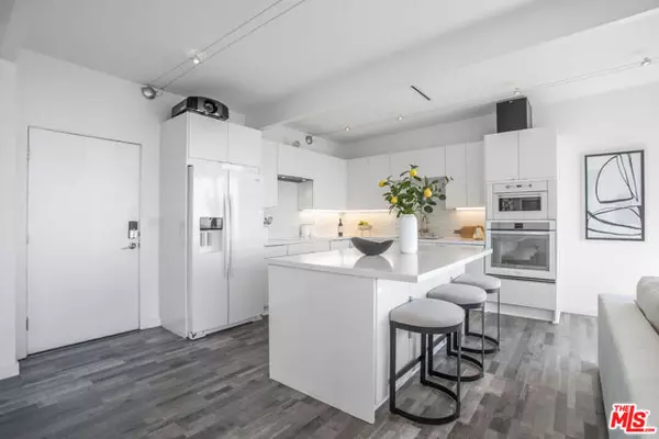 Los Angeles, CA 90046,8506 Magnolia Drive