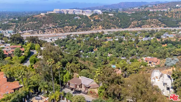 Los Angeles, CA 90049,837 Linda Flora Drive