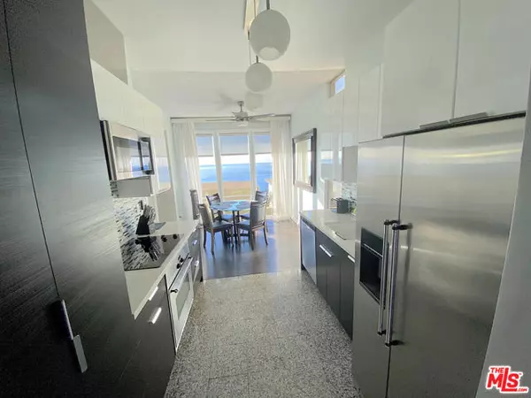 Malibu, CA 90265,18065 Coastline Drive #1