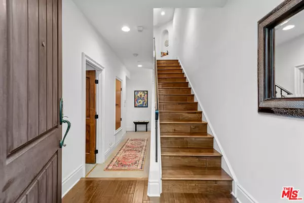 Manhattan Beach, CA 90266,1619 Artesia Boulevard #D