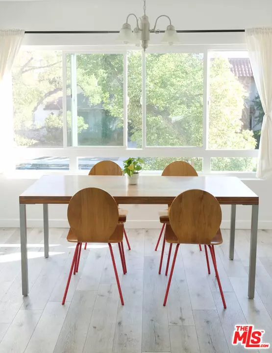 Toluca Lake (los Angeles), CA 91602,10823 Camarillo St