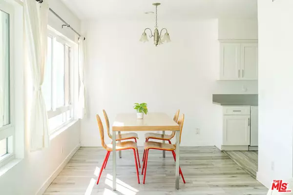 Toluca Lake (los Angeles), CA 91602,10823 Camarillo St