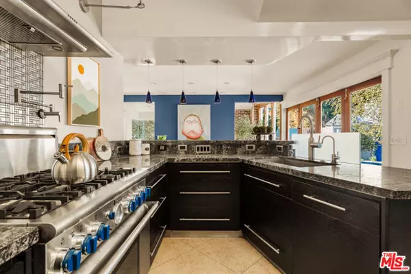 Los Angeles, CA 90046,8957 Appian Way