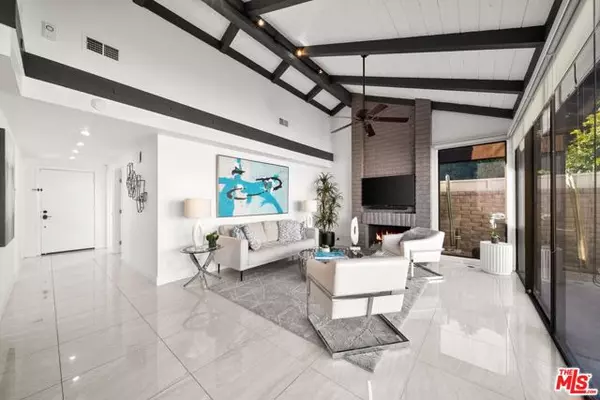 Palm Springs, CA 92264,2480 S Linden Way #F