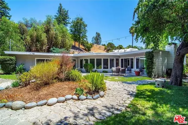 19481 Rosita Street, Tarzana (los Angeles), CA 91356