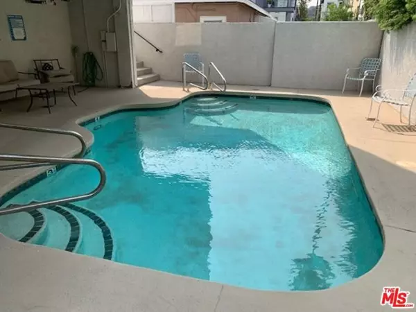 Studio City (los Angeles), CA 91604,4353 Coldwater Canyon Avenue #305