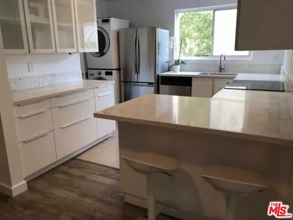 Beverly Hills, CA 90210,9297 BURTON Way #3