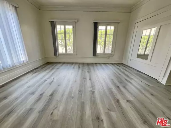 Los Angeles, CA 90006,946 S Burlington Avenue #201