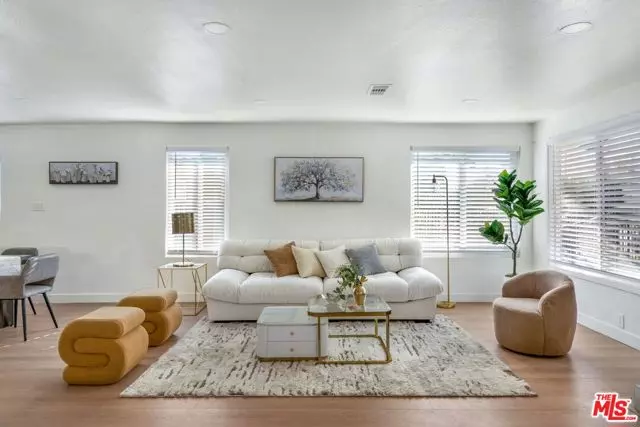 Los Angeles, CA 90043,5832 6th Avenue