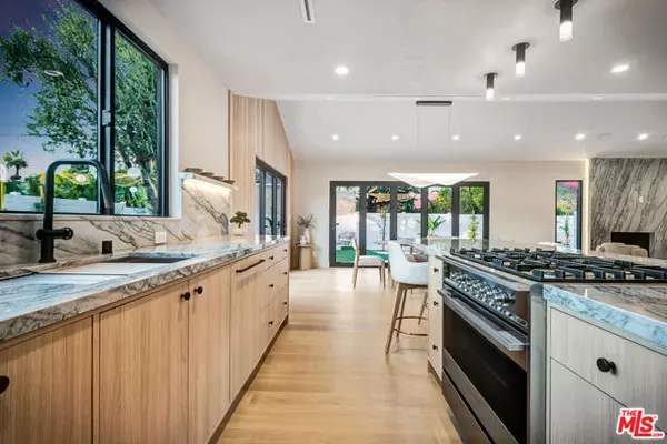 Woodland Hills (los Angeles), CA 91367,5853 Keokuk Avenue