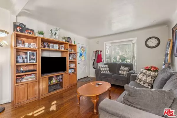 Los Angeles, CA 90025,1757 Wellesley Avenue