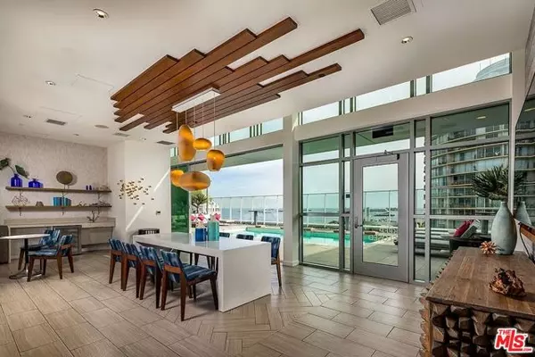 Long Beach, CA 90802,707 E Ocean Boulevard #PH1707