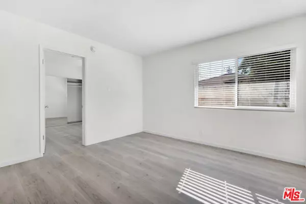 Van Nuys (los Angeles), CA 91405,7228 Allott Avenue #5