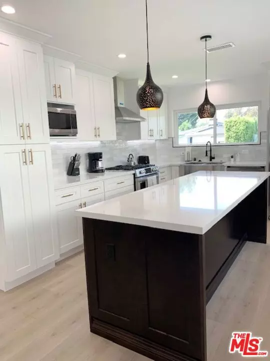 Valley Village, CA 91607,5630 Vantage Avenue