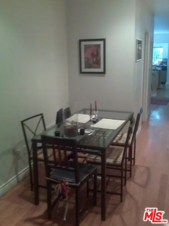 Los Angeles, CA 90068,6414 DIX Street