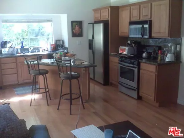 Los Angeles, CA 90068,6414 DIX Street