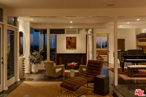 1340 N Tigertail Road, Los Angeles, CA 90049