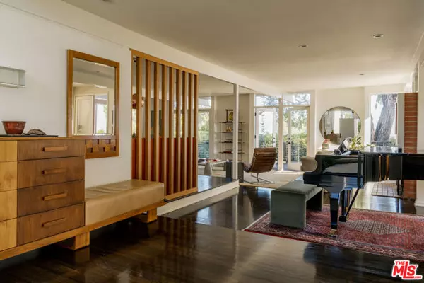 Los Angeles, CA 90049,1340 N Tigertail Road