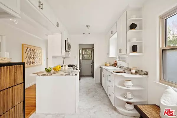 Venice (los Angeles), CA 90291,1016 Indiana Court