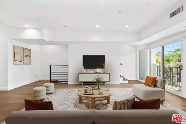 Los Angeles, CA 90046,7365 Waring Avenue