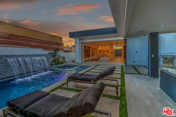 658 N Edinburgh Avenue, Los Angeles, CA 90048