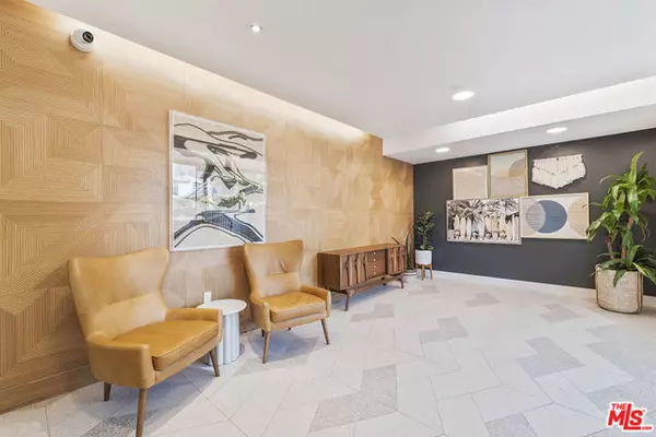 Los Angeles, CA 90403,821 3rd St #209