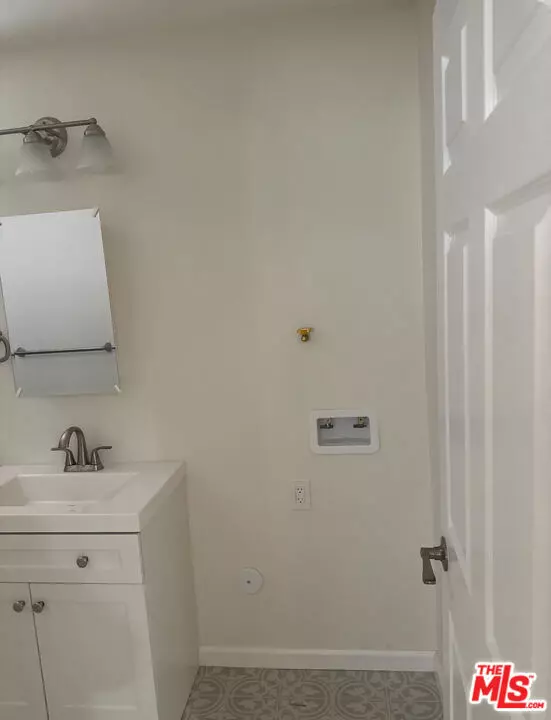 Los Angeles, CA 90065,2637 Alice Street