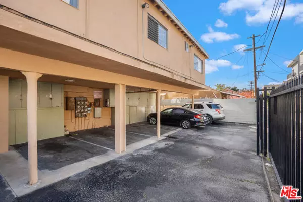 North Hollywood (los Angeles), CA 91601,11447 Tiara Street