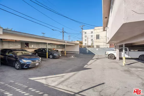 Los Angeles, CA 90043,6509 Brynhurst Avenue