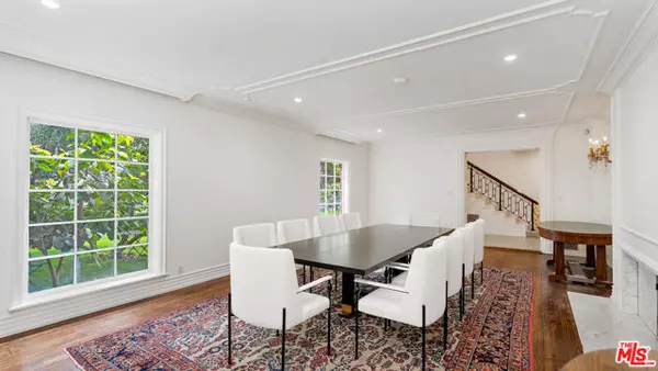 Beverly Hills, CA 90210,9887 Carmelita Avenue