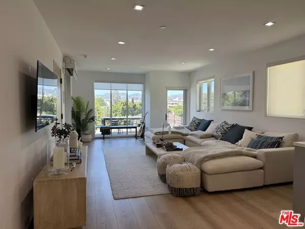 Los Angeles, CA 90035,9842 Vidor Drive #402