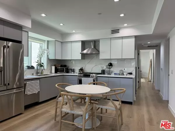 Los Angeles, CA 90035,9842 Vidor Drive #402