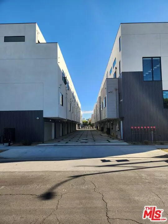 North Hollywood (los Angeles), CA 91606,11314 W Raitt Lane