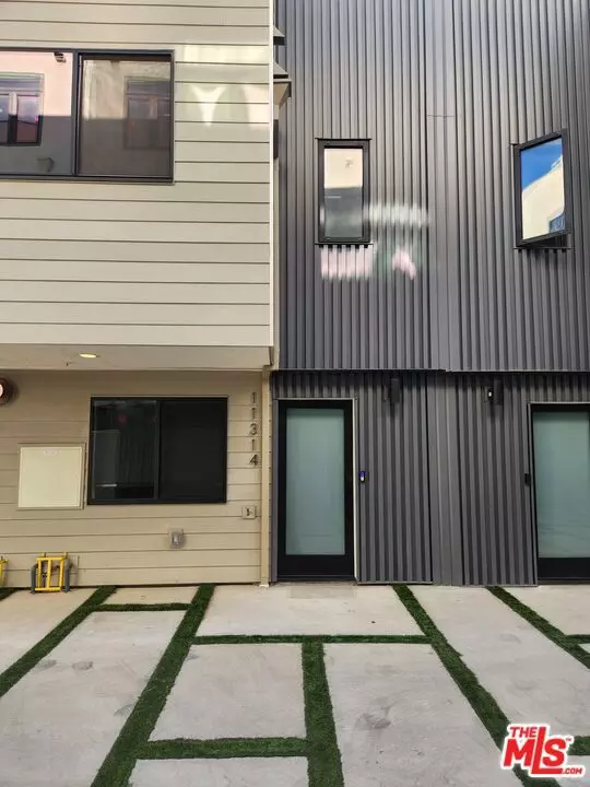 North Hollywood (los Angeles), CA 91606,11314 W Raitt Lane