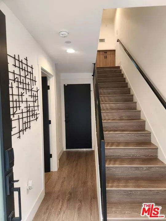 North Hollywood (los Angeles), CA 91606,11314 W Raitt Lane