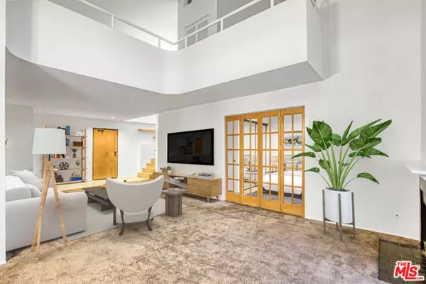 Sherman Oaks, CA 91423,13331 Moorpark Street #352