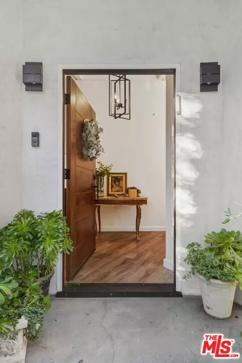 Los Angeles, CA 90049,13019 Sky Valley Road