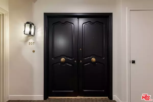 Los Angeles, CA 90068,6732 Hillpark Drive #307