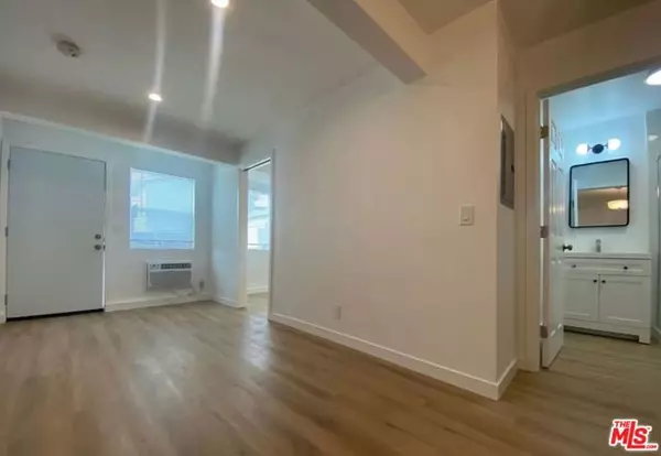 Los Angeles, CA 90006,1641 S New Hampshire Avenue