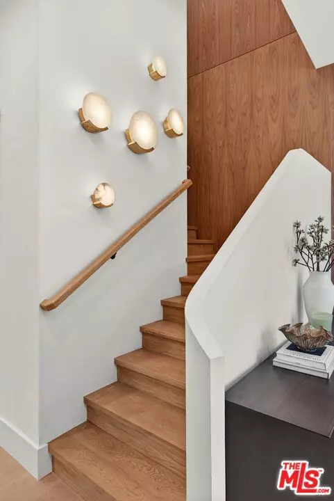 Pacific Palisades (los Angeles), CA 90272,565 Toyopa Drive