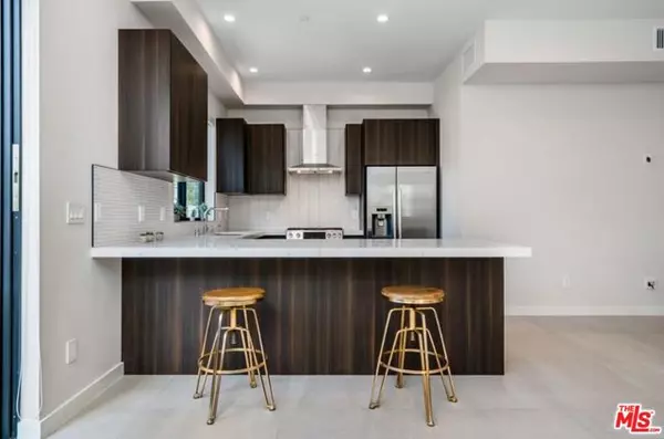 Los Angeles, CA 90048,530 N Hayworth Avenue