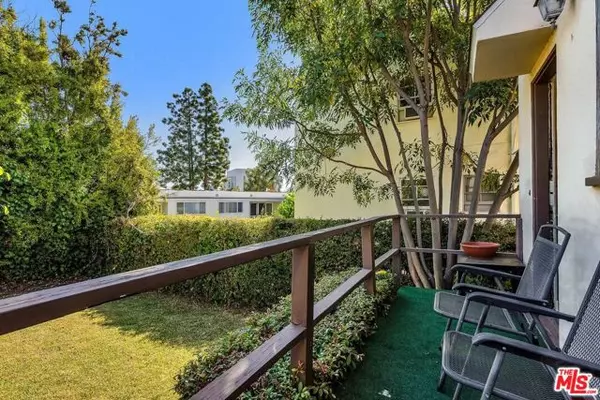 Los Angeles, CA 90024,614 Midvale Avenue