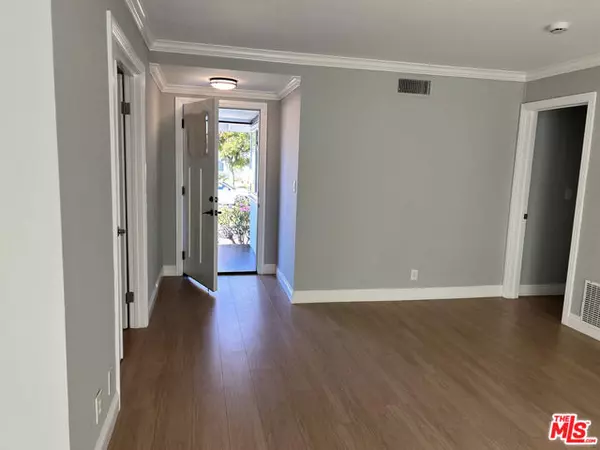 Woodland Hills (los Angeles), CA 91367,6448 Lubao Avenue