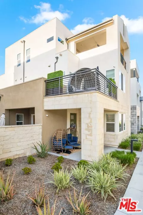 Valencia (santa Clarita), CA 91381,27238 Bush Mallow Court