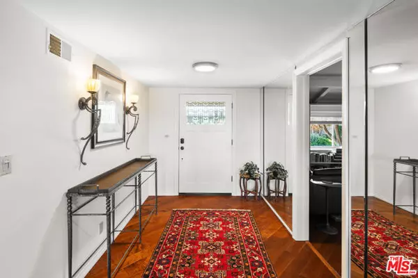 Sherman Oaks, CA 91403,15570 Briarwood Drive