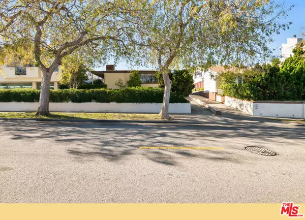 Los Angeles, CA 90024,1621 Manning Avenue