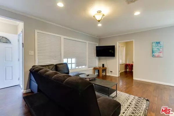 Reseda (los Angeles), CA 91335,6659 AMIGO Avenue