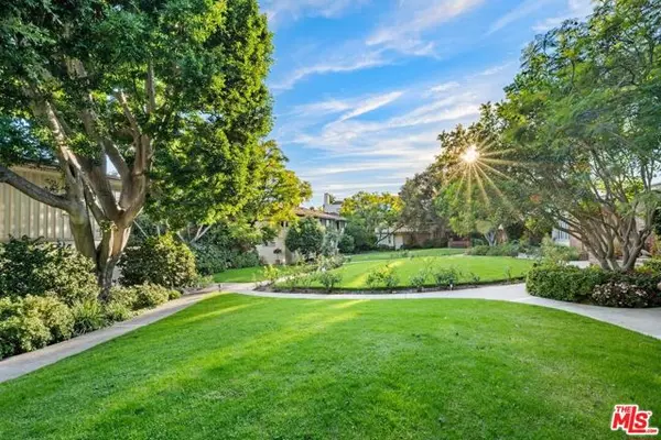 Los Angeles, CA 90049,11901 W Sunset Boulevard #206