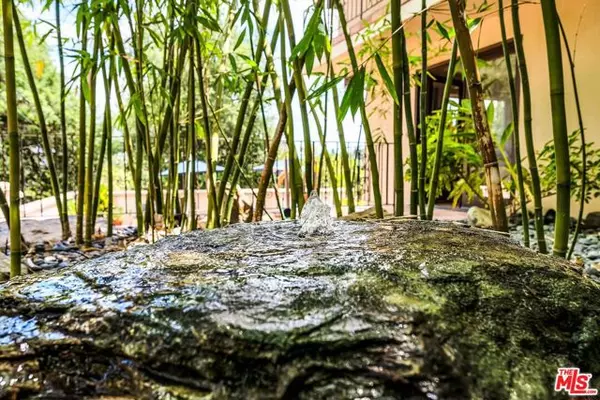 Woodland Hills (los Angeles), CA 91364,4557 Saltillo Street